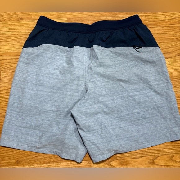 LG Men's Light blue and navy swim trunks size Large - Picture 4 of 4